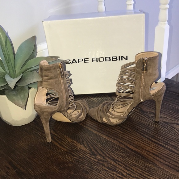 Tan strappy sandals - Picture 4 of 7